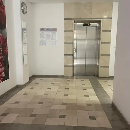 Park Apartment *
